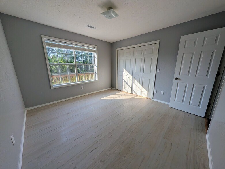 Building Photo - 9755 MO-13