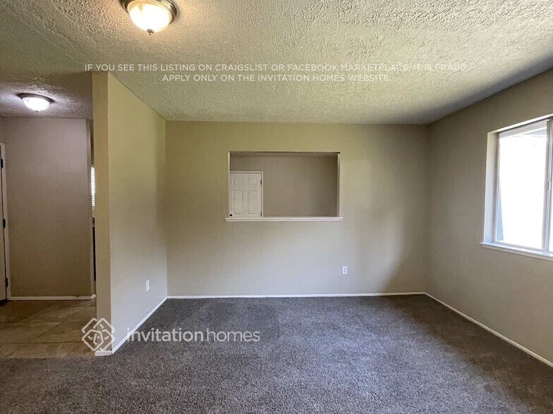 Building Photo - 4037 Vosburg St