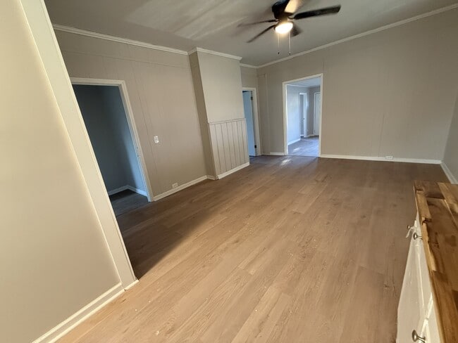 Building Photo - 75 E 3rd St NE