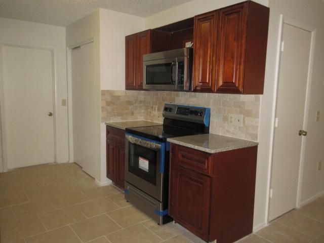 Building Photo - 11348 Linden Dr