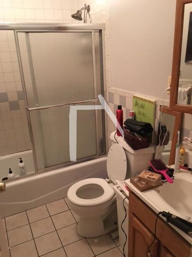 Building Photo - 6 bed in Allston