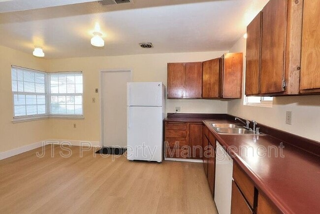 Building Photo - 1817 Vesta Way