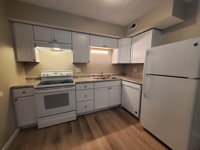 Building Photo - 2598 Sawbury Blvd