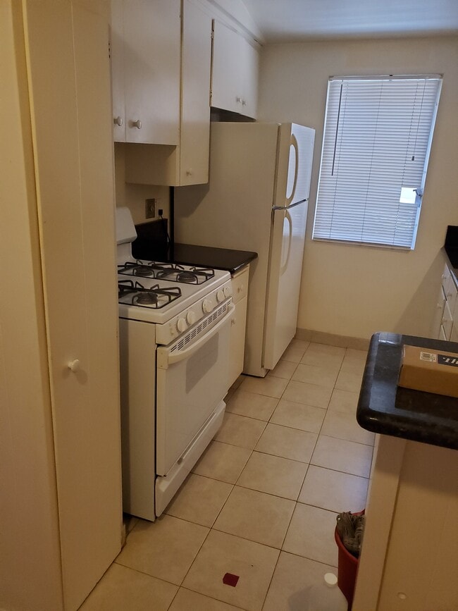 kitchen - 947 12th St