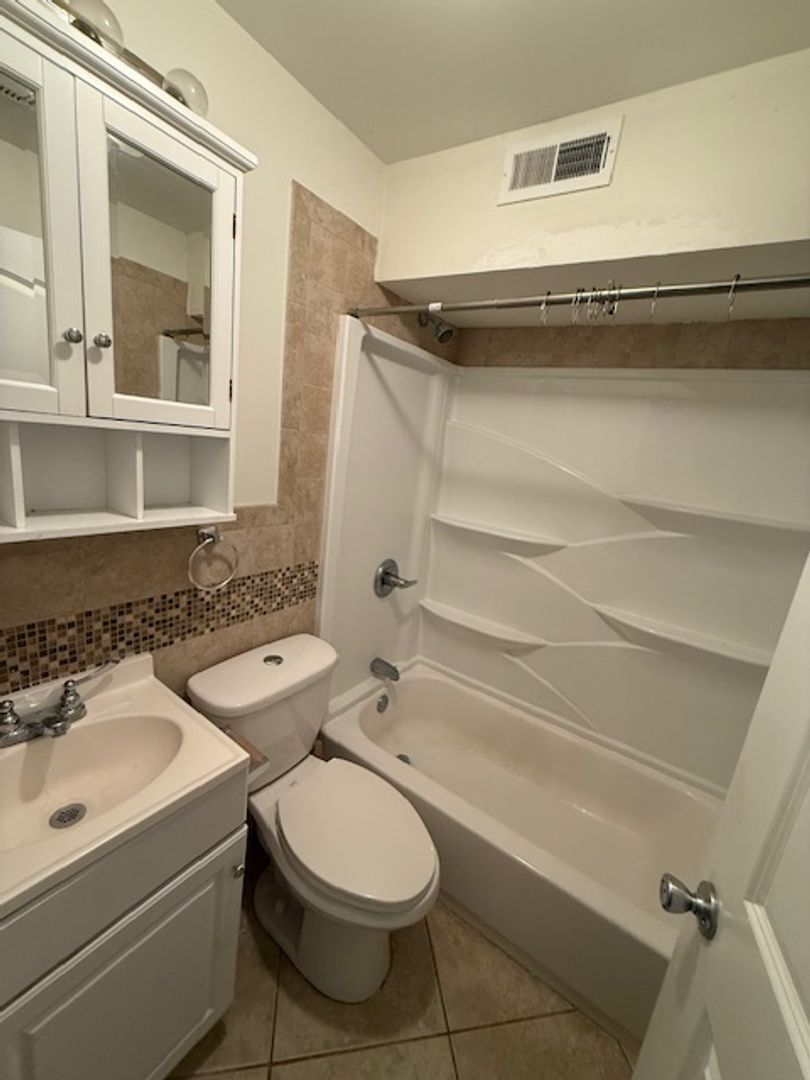 Building Photo - 4128 Chester Ave