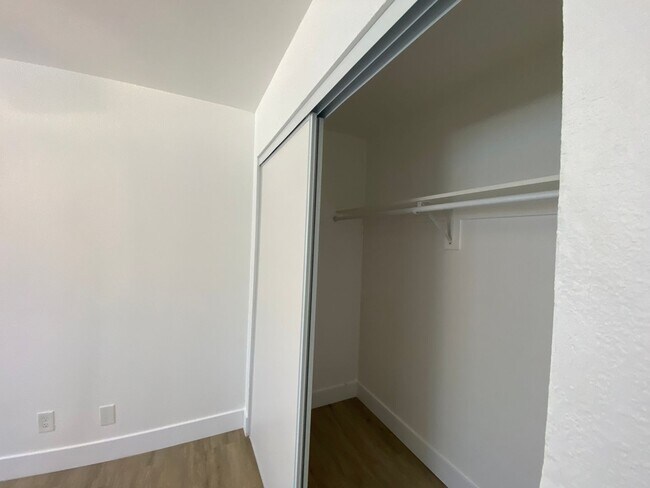 Building Photo - 4410 Highland Ave