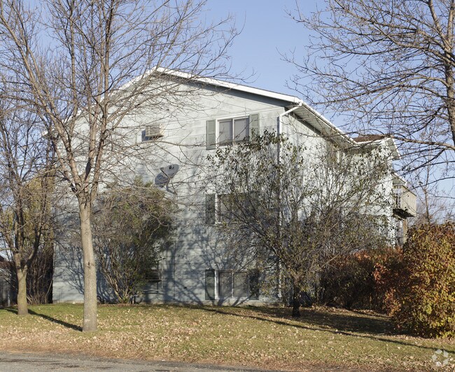 Building Photo - 1505 6th St N