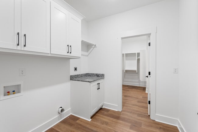 Building Photo - 19 Denali Dr