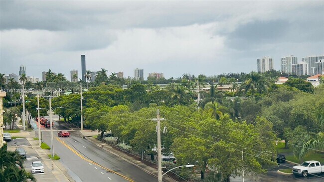 Building Photo - 329 SE 3rd St