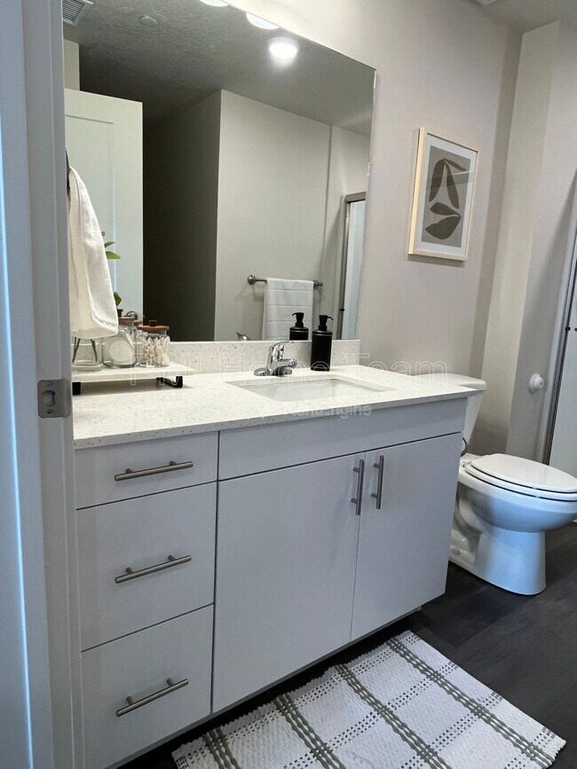 Building Photo - 155 E Ninth