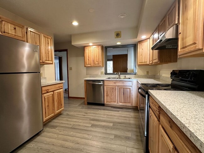 Building Photo - 1308 Minebank Rd