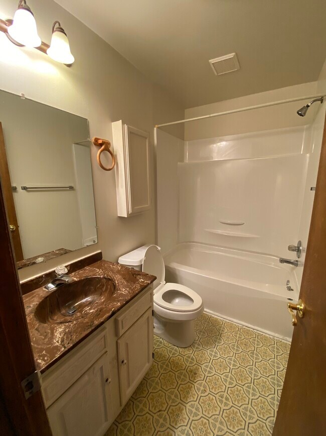 bathroom - 1518 Howell Rd