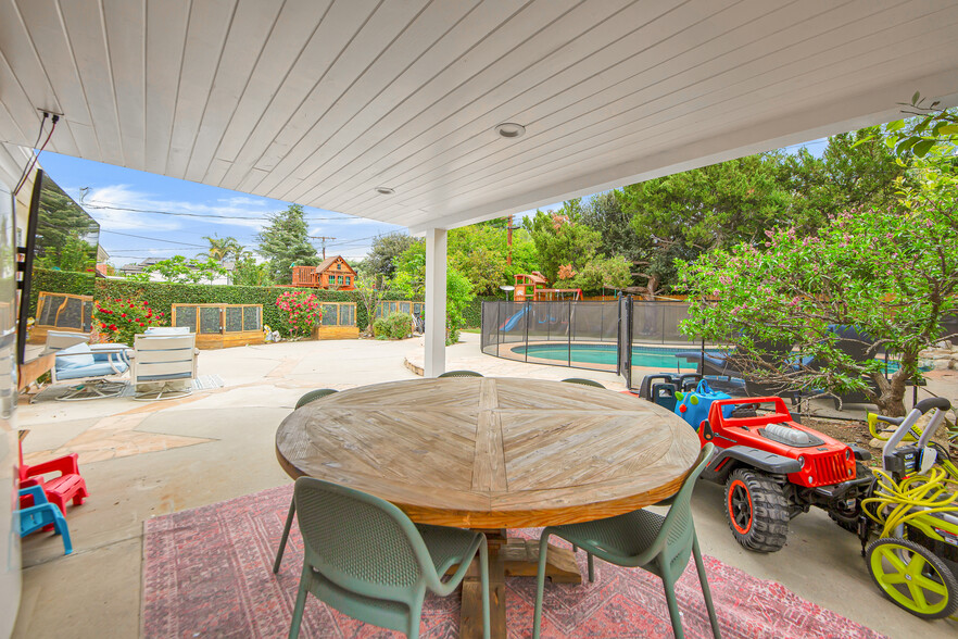 A magical, large backyard! - 6908 Royer Ave