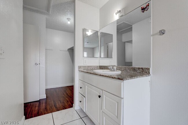 Building Photo - 5198 Greene Ln