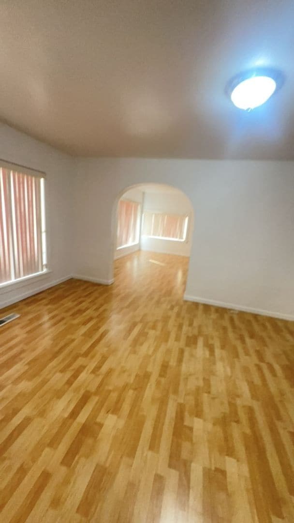 Building Photo - 4BED2BATH - GARAGE, HEAT PUMP AC, BACK YAR...