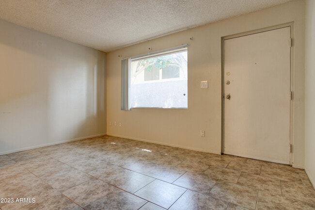 Building Photo - 7850 E Glenrosa Ave