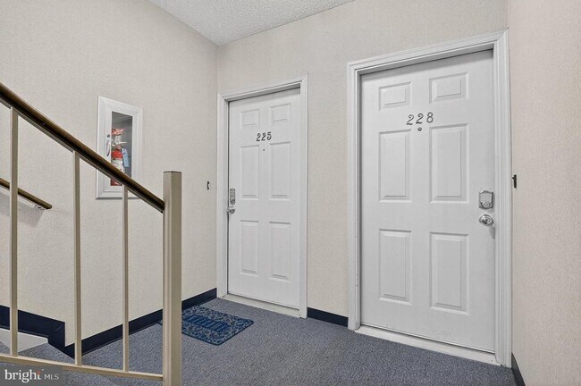 Building Photo - 7753 Inversham Dr