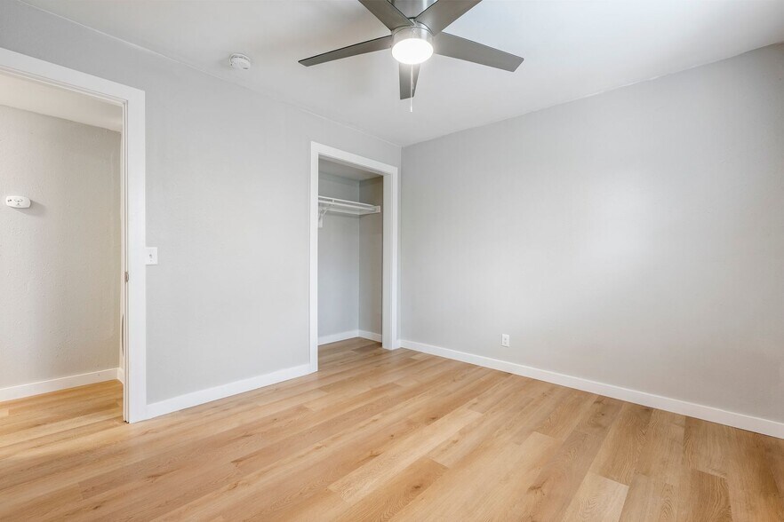 Building Photo - 811 N Pleasant St