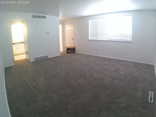 Building Photo - 718 30th St