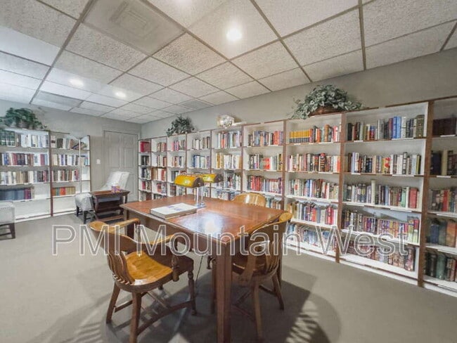 Building Photo - 171 E 3rd Ave