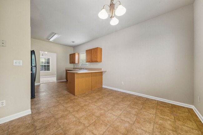 Building Photo - 4750 Ferncrest Pl