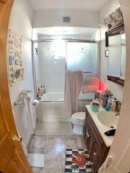 Building Photo - 200 Hyde Park Ave