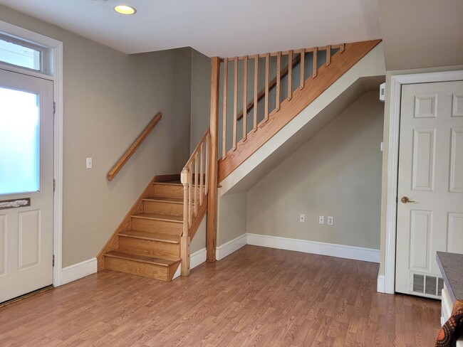 Building Photo - 3 N Washington St