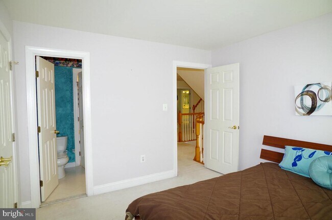Building Photo - 8039 N Park St