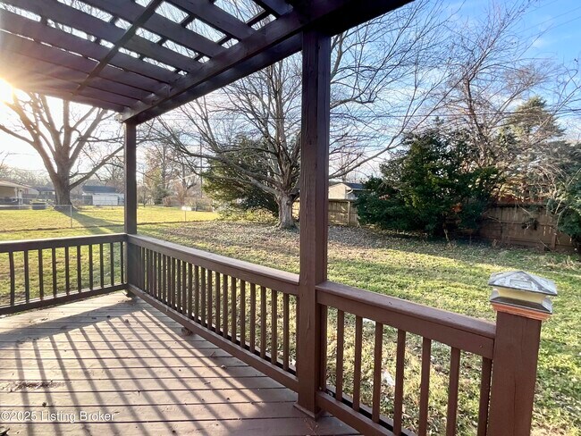 Building Photo - 7913 Greenway Dr