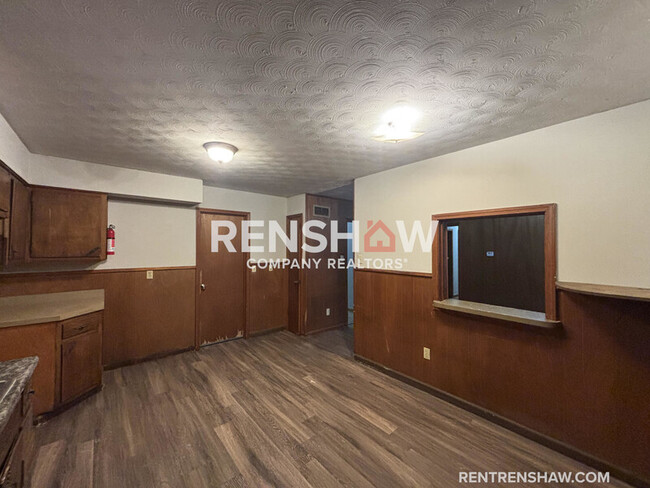 Building Photo - 4593 Wooddale Ave