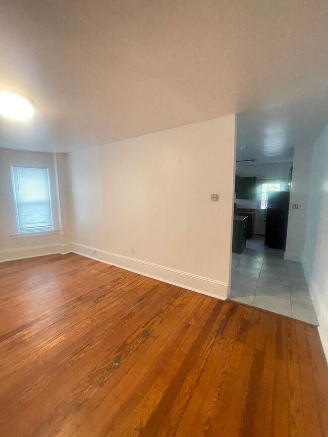 Building Photo - 204 S Ann St