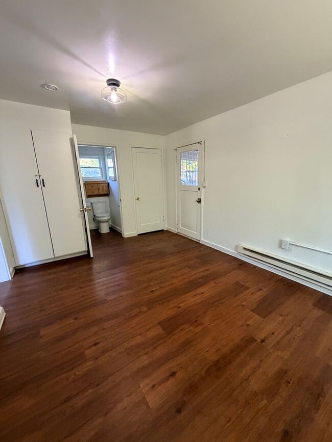 Building Photo - 800 Locust St