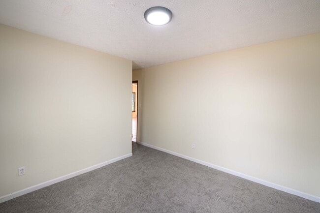 Building Photo - Magnolia Drive Duplex