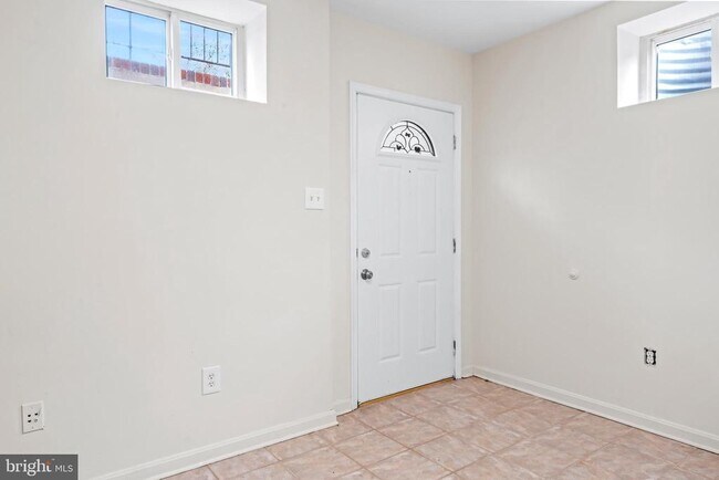 Building Photo - 4502 Henderson Rd