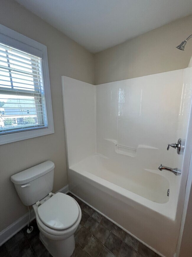 Building Photo - Beautiful 4 Bedroom, 3 Bath Home in Hope M...