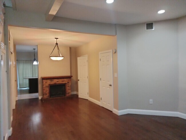 Building Photo - 667 Palisade Ave