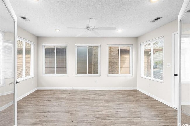 Building Photo - 6536 Valene Ct