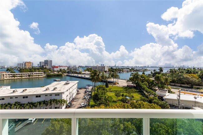 Building Photo - 7900 Harbor Island Dr