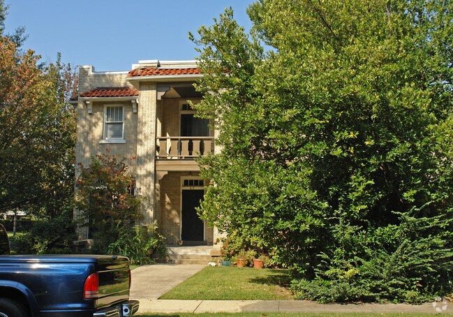 Building Photo - 43-45 N Cox St