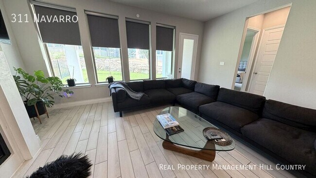 Building Photo - 311 Navarro-