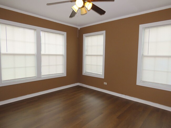 Building Photo - Quaint West Side  3 bedroom 2 Bath Home!