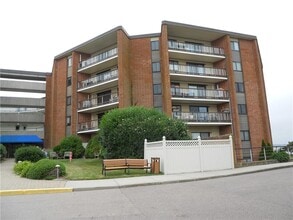 Building Photo - 1303 Capella Rd
