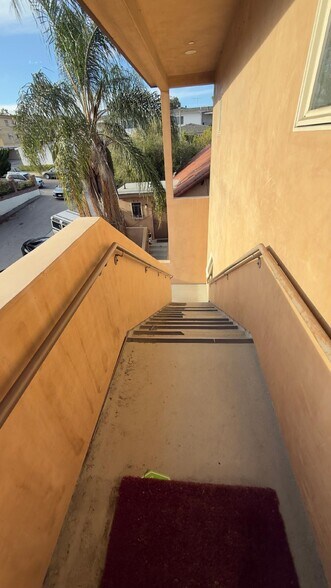 Stairs to the unit. - 3763 Sawtelle Blvd
