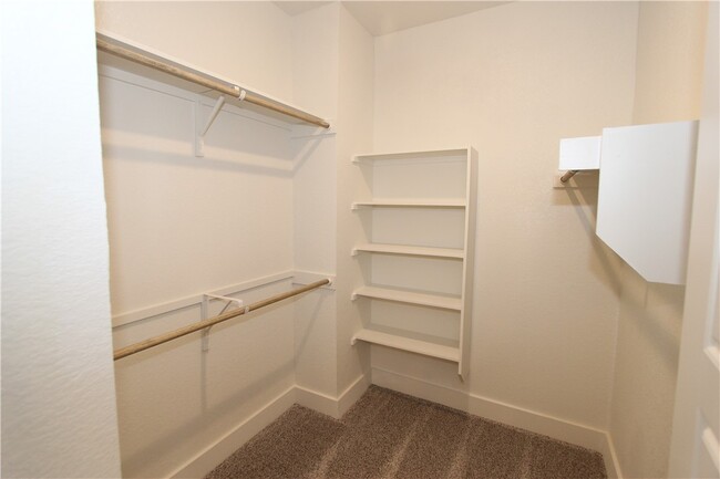 Building Photo - 589 Peace Dr
