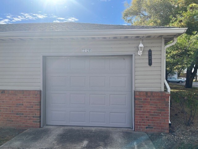 Building Photo - 721 Broadmeadow Rd