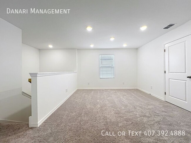 Building Photo - 1679 Meadowlark Dr