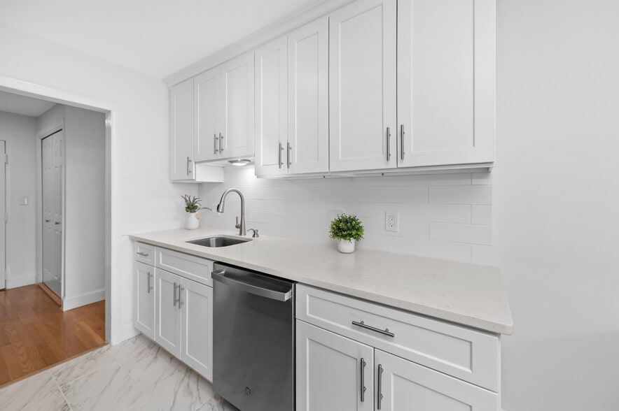 Building Photo - 131 Sewall Ave