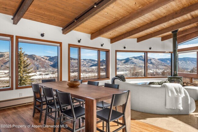 Building Photo - 2227 Juniper Hill Rd