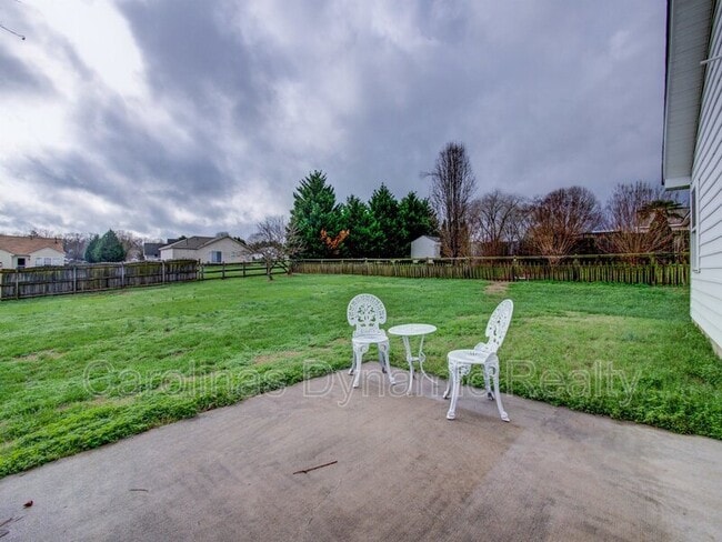 Building Photo - 905 Milkfarm Ct