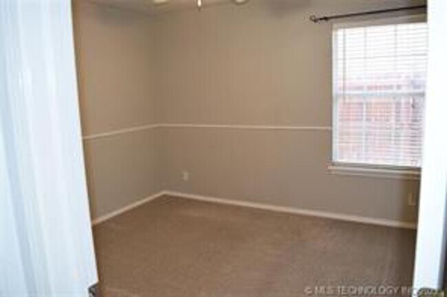 Building Photo - Beautifully kept 1.5 story home with 3 lg bedrooms (game room could be a 4th bedroom).